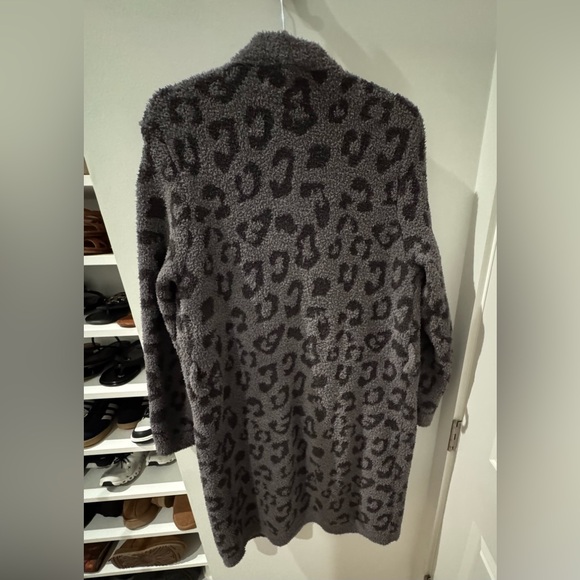 Barefoot Dreams Cozy Chic Graphite Carbon Gray Leopard Print Robe. M. Like New! - Picture 10 of 10